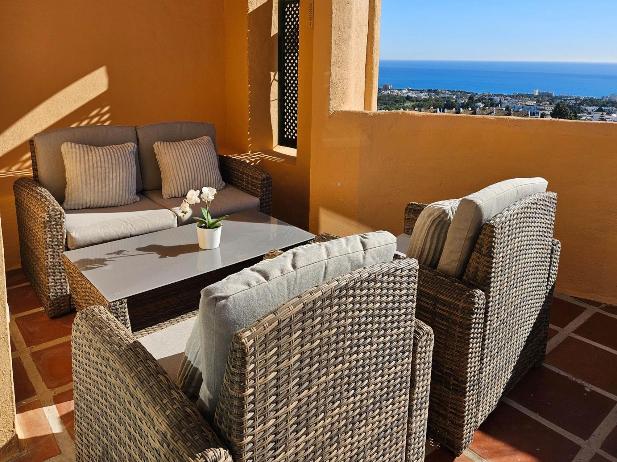 3 Bedroom Penthouse Apartment In Calahonda MIJAS COSTA Exterior photo